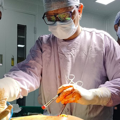 Dr Pavan K Yadav - performing knee joint replacement