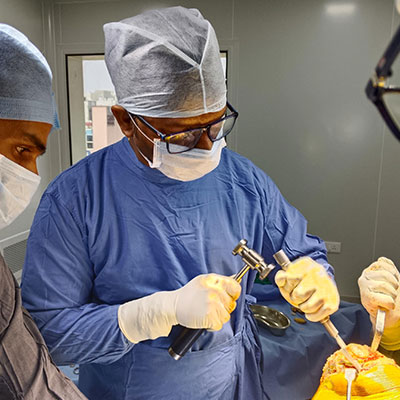 Dr Pavan K Yadav - performing knee joint replacement